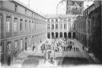La cour intérieure de ce collège
